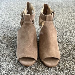 Jessica Simpson wedges